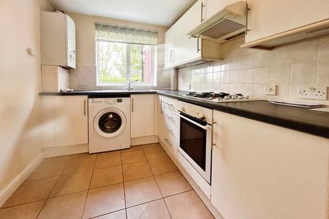 2 bedroom flat to rent, Old Hall Lane, Manchester, Greater Manchester, M14