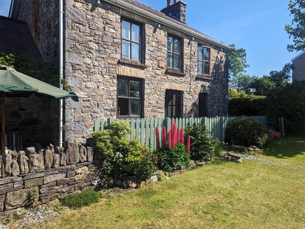 Heol Lotwen, Capel Hendre, Ammanford... 3 bed detached house for sale