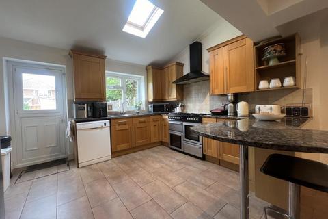 4 bedroom semi-detached house to rent, Malthouse Lane,  West End,  GU24