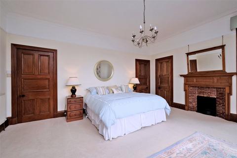 98 Queens Road, Aberdeen, AB15 4YG