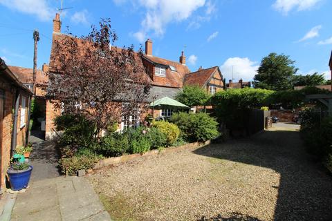 4 bedroom townhouse for sale, Silver Street, Newport Pagnell