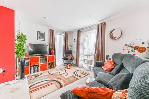 2 bedroom flat for sale, Osborne Road, Thornton Heath, CR7
