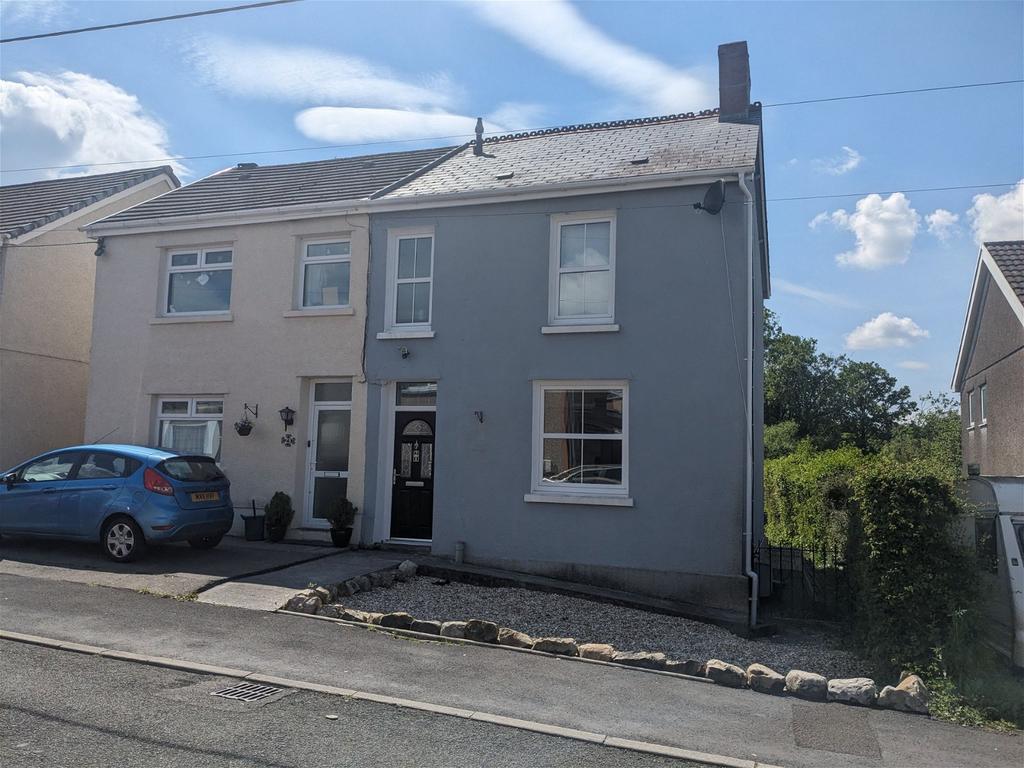 Rawlings Road, Llandybie, Ammanford... 2 bed semidetached house for