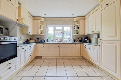 5 bedroom detached house for sale, Long Meadow, St Clement