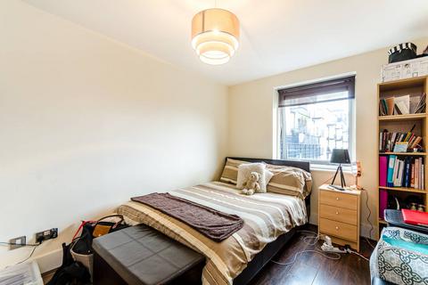2 bedroom flat to rent, Market Square, Kingston, Kingston upon Thames, KT1