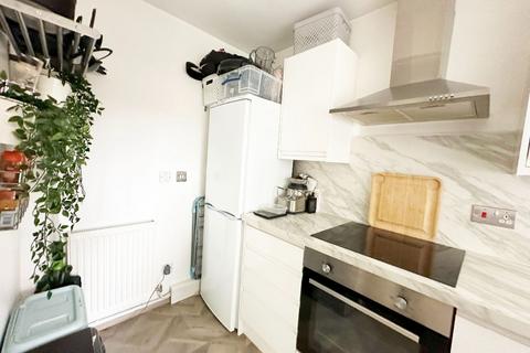 1 bedroom end of terrace house for sale, Mansard Close, Hornchurch