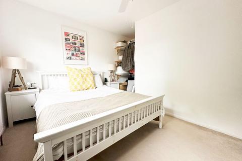 36 Mansard Close, Hornchurch, RM12 4HS