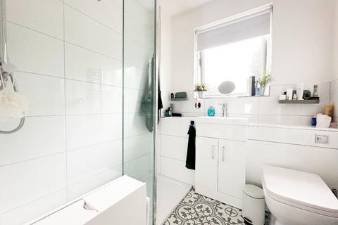 36 Mansard Close, Hornchurch, RM12 4HS