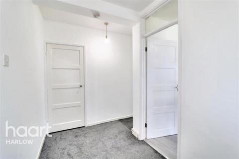 2 bedroom flat to rent, Stackfield