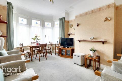 1 bedroom flat for sale, Westcliff Park Drive, Westcliff-On-Sea