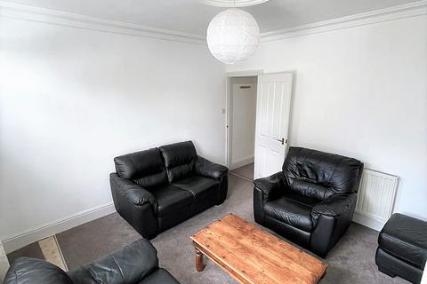 3 bedroom terraced house to rent, Woodseats Road, Sheffield S8