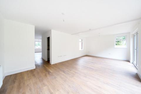 4 bedroom end of terrace house for sale, Byfleet Road, New Haw, KT15