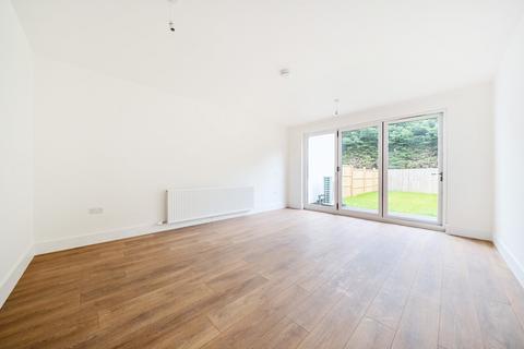 undefined, Byfleet Road, New Haw, KT15