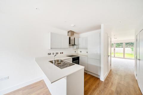 undefined, Byfleet Road, New Haw, KT15