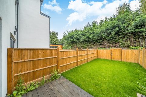 undefined, Byfleet Road, New Haw, KT15