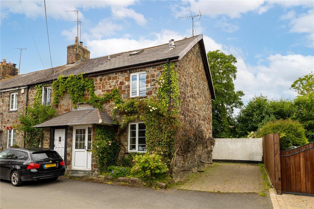 Fremington, Barnstaple 2 bed end of terrace house for sale £250,000