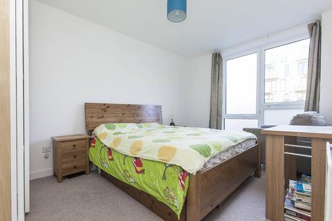 3 bedroom maisonette to rent, Trafalgar Gardens, Stepney, London, E1