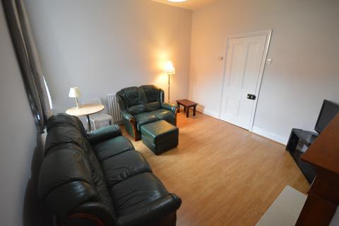 2 bedroom flat to rent, Wingrove Avenue, Newcastle upon Tyne NE4
