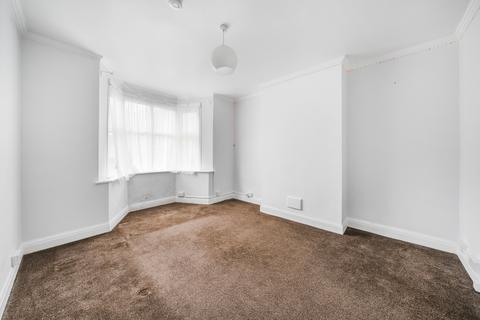2 bedroom apartment to rent, Upper Park Road London N11