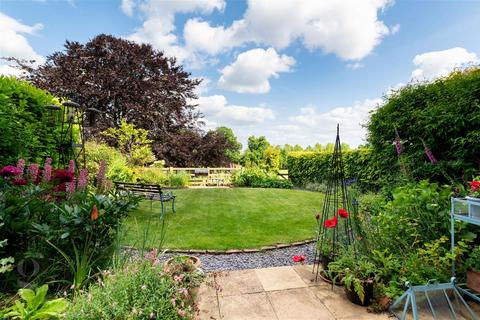2 Chestnut Lane, Burghill, Hereford, HR4 7QN