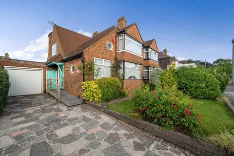 17 Cherry Walk, Bromley, BR2 7LT