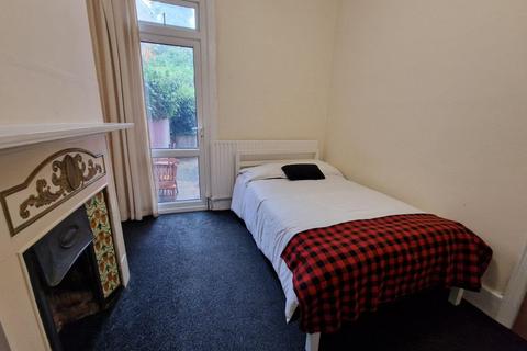 6 bedroom house to rent, Hartington Road