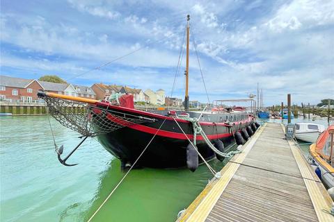 1 bedroom property for sale, Arun Shipyard, Rope Walk, Littlehampton, West Sussex, BN17