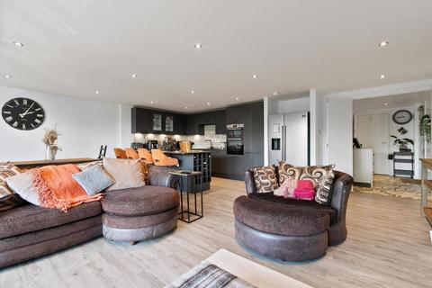 2 bedroom apartment for sale, Templeton Court, Glasgow Green