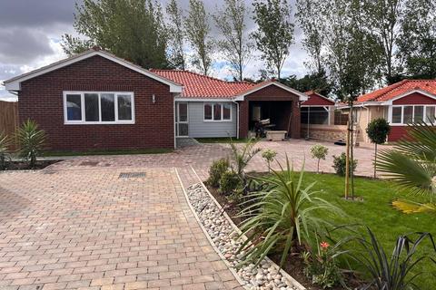 3 bedroom bungalow for sale, Augustine Place, Wicken, Cambridgeshire, CB7