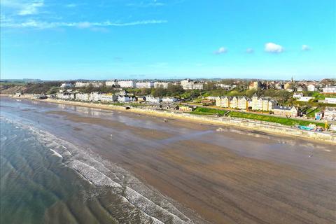 2 bedroom apartment for sale, Deepdene, The Beach, Filey