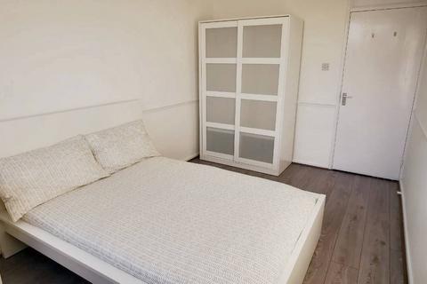 2 bedroom apartment to rent, Carmen Street, London E14