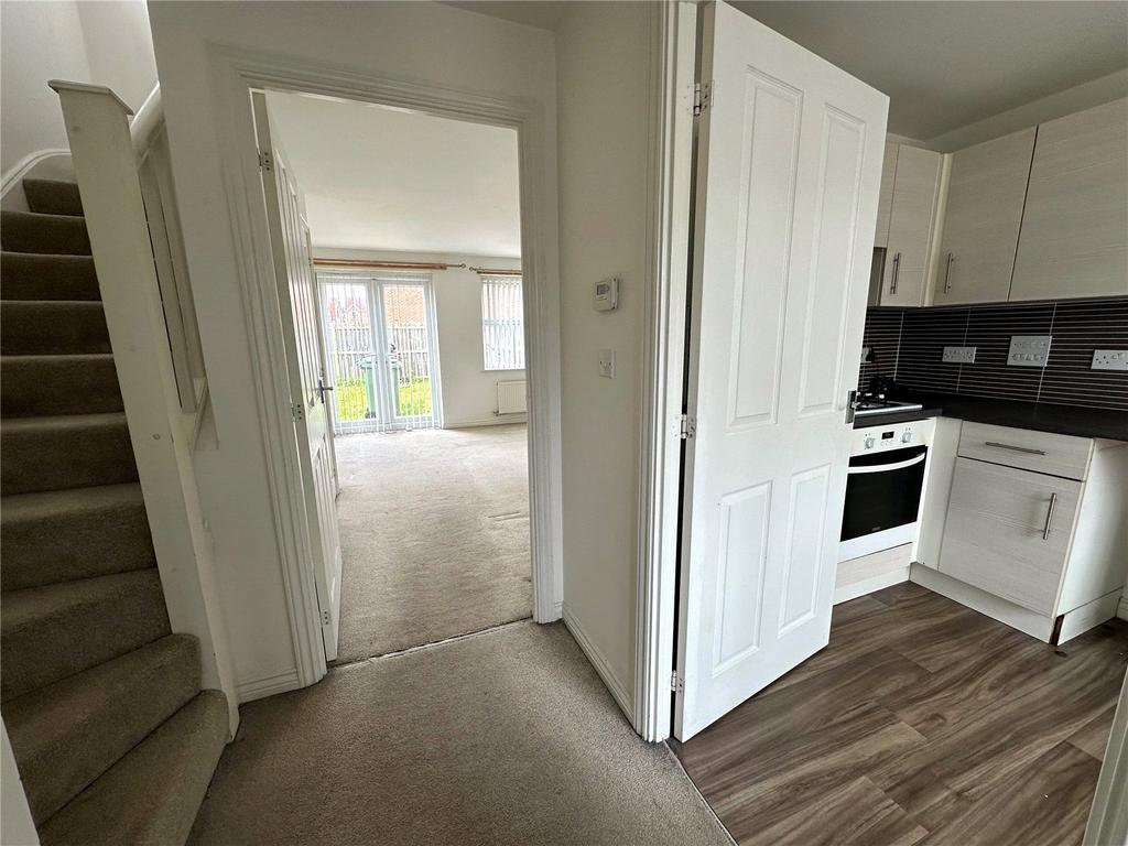 Raby Road, Hartlepool, TS24 3 bed terraced house to rent £665 pcm (£