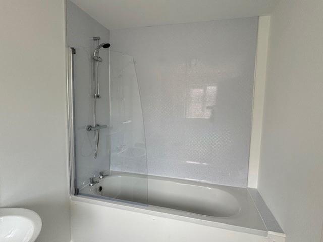 81 Milestone Road bathroom