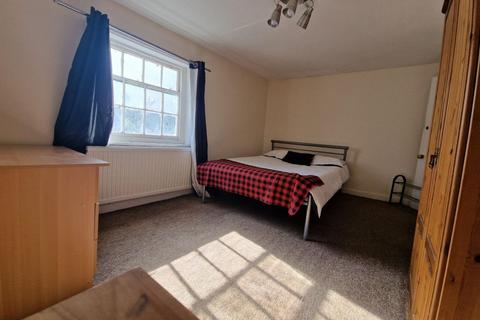 6 bedroom house to rent, Ditchling Road