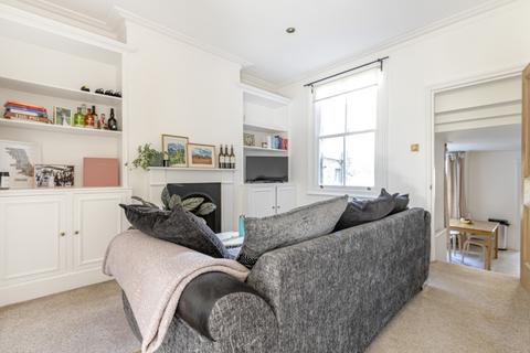 2 bedroom flat to rent, Warriner Gardens Battersea SW11