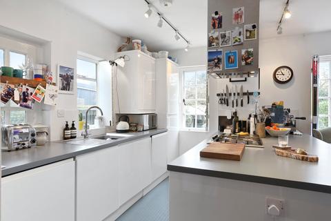 3 bedroom end of terrace house for sale, Erskine Hill, London