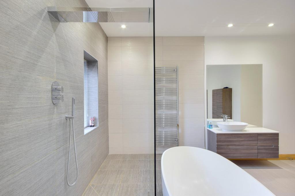 House Bathroom shower (Large)