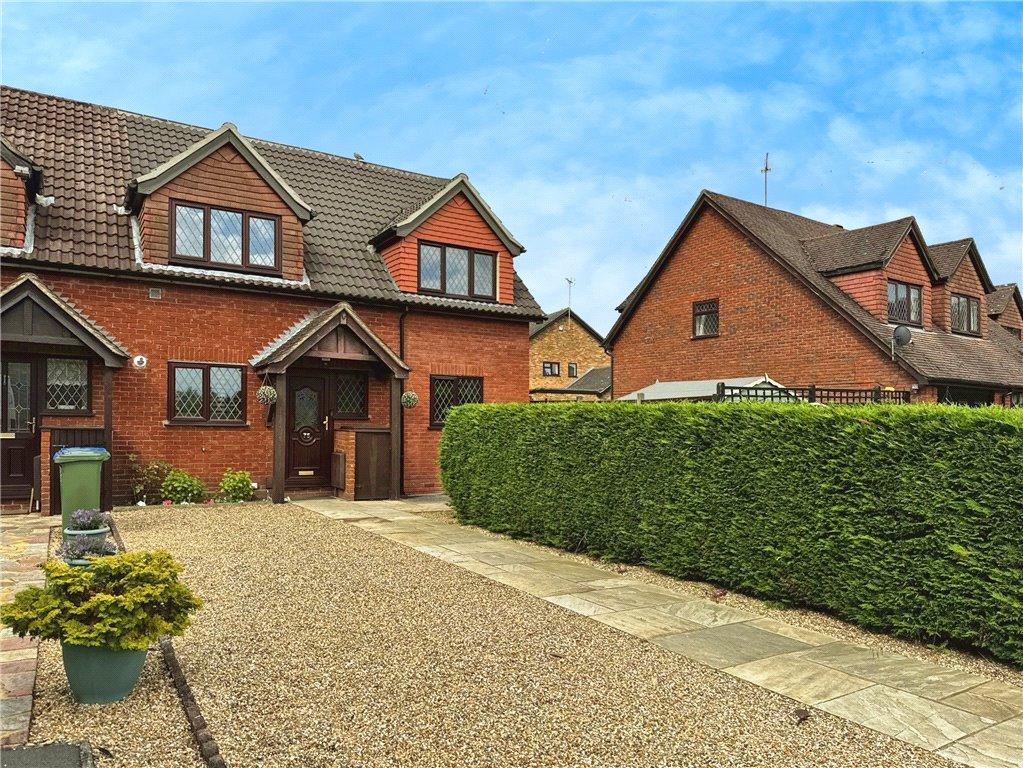 Fakenham Way, Owlsmoor, Sandhurst 3 bed end of terrace house for sale