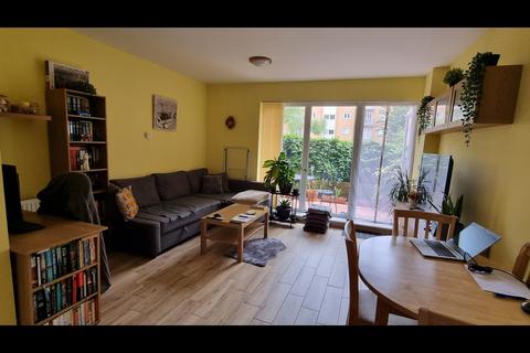 1 bedroom flat to rent, Peebles Court, CR0