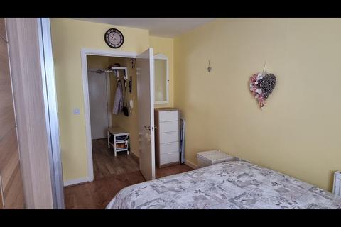 1 bedroom flat to rent, Peebles Court, CR0