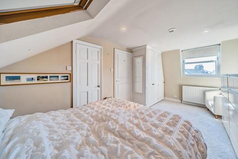 2 bedroom flat for sale, Strathblaine Road, Battersea