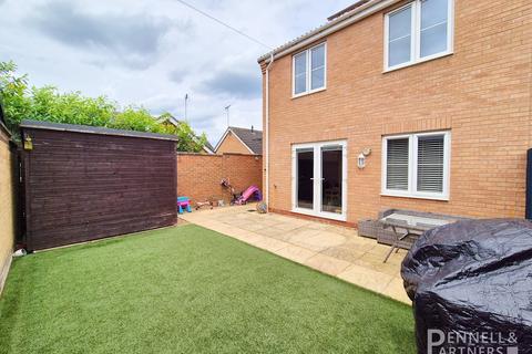 3 bedroom end of terrace house for sale, Wittel Close, Peterborough PE7