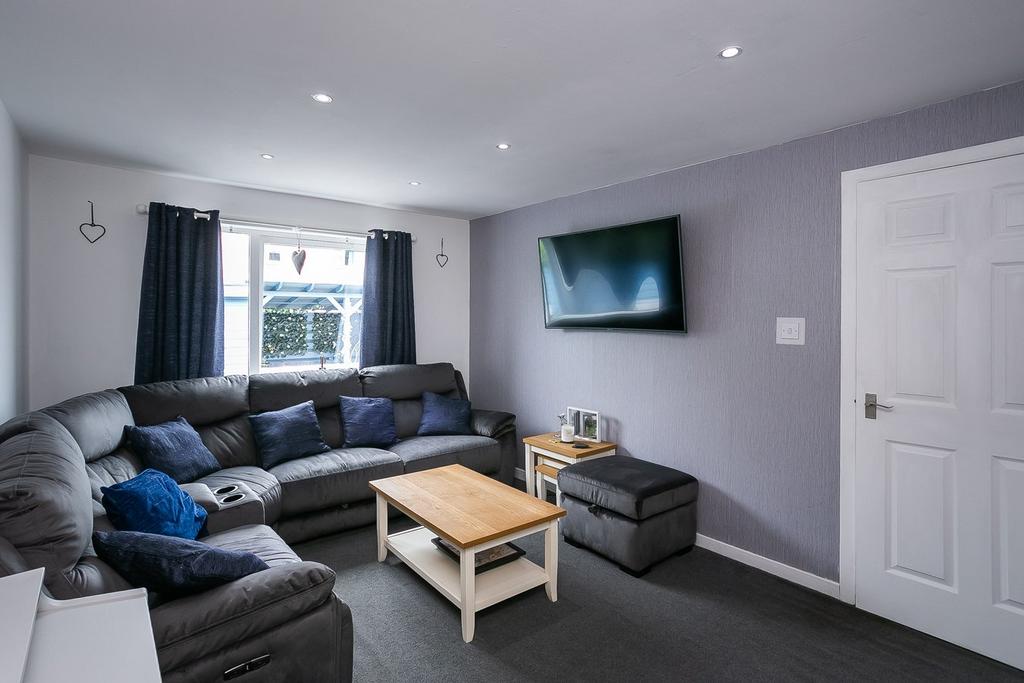 Ravensby Road, Carnoustie, DD7 3 bed terraced house for sale £130,000