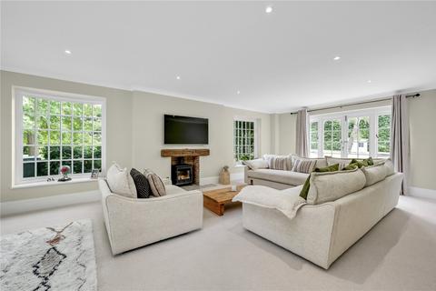 4 bedroom detached house to rent, Eriswell Crescent, Hersham, Walton-on-Thames, Surrey, KT12