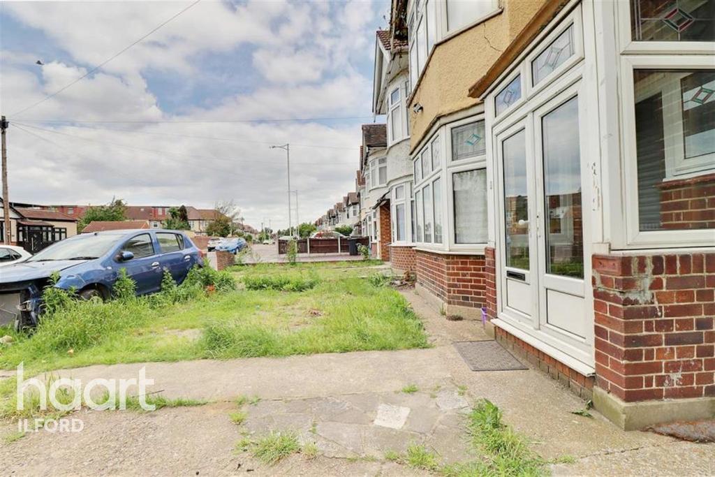 Aldborough Road South, IG3 3 bed semidetached house to rent £2,350 pcm (£542 pw)