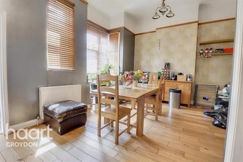 1 bedroom in a house share to rent, Ross Road, SE25