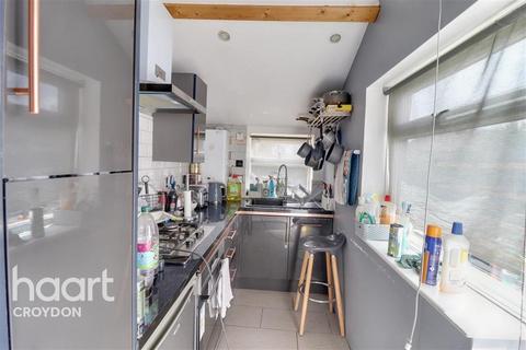 1 bedroom in a house share to rent, Ross Road, SE25