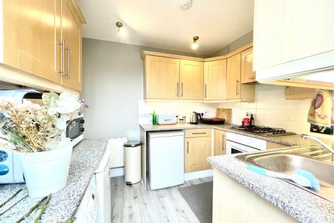 2 bedroom flat to rent, Camden High Street, London NW1