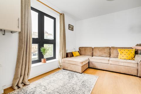 1 bedroom flat for sale, Garratt Lane, Tooting, SW17