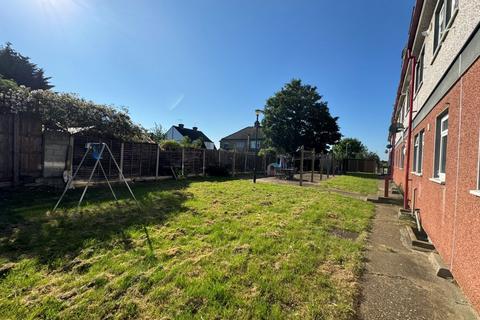 28 Repulse Close, Romford, RM5 2AR